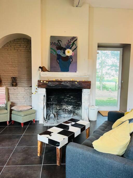 Chateau D'Humieres - Casa Clementine Bagian luar foto