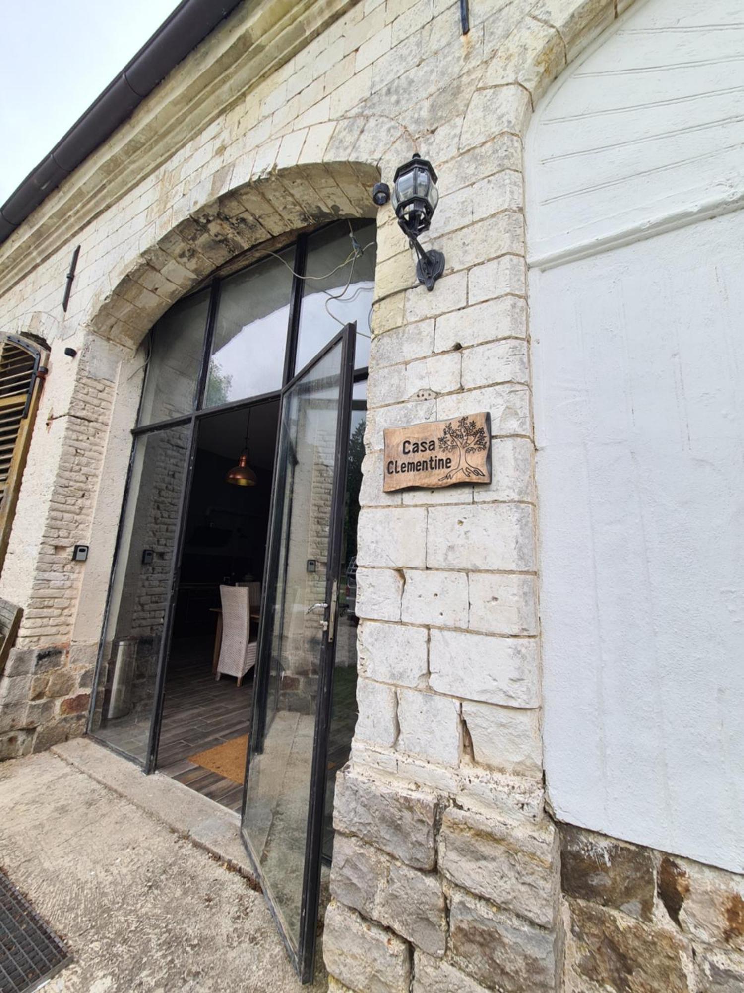 Chateau D'Humieres - Casa Clementine Bagian luar foto